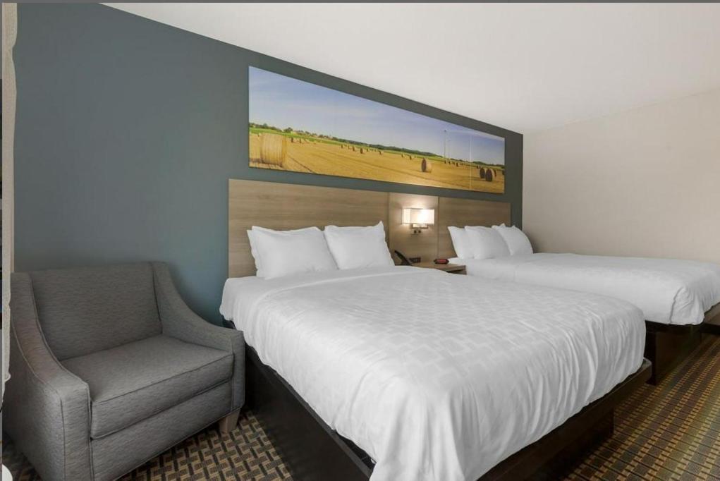 Clarion Pointe Hotel Тома Екстериор снимка
